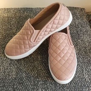 Steve Madden pink quilted fabric slip on loafers size 9.5